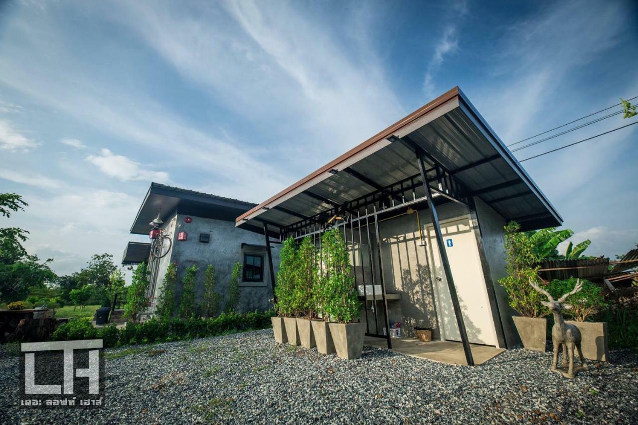 The Loft House Sakaeo Hotel Watthana Nakhon Exterior foto
