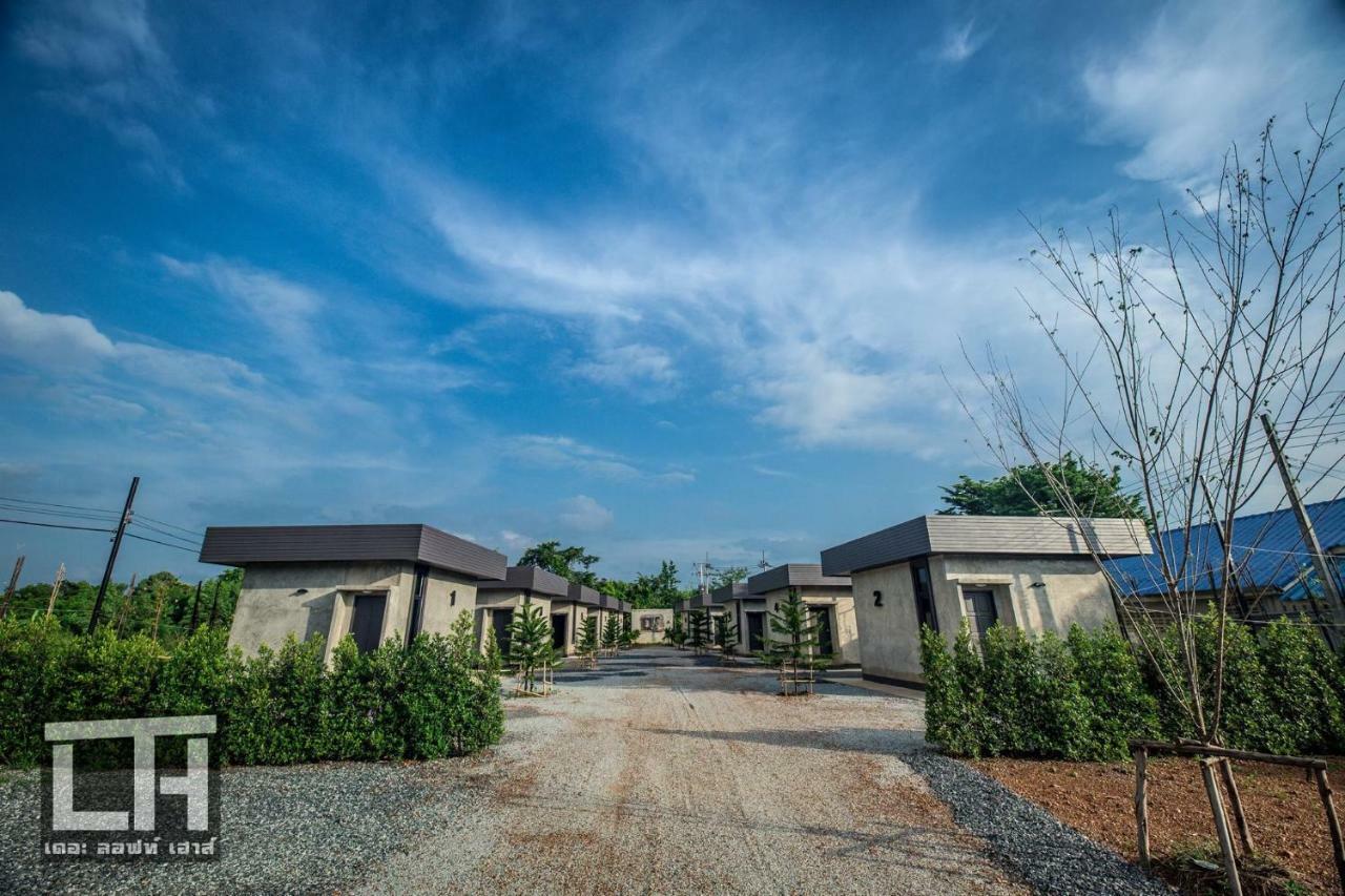 The Loft House Sakaeo Hotel Watthana Nakhon Exterior foto