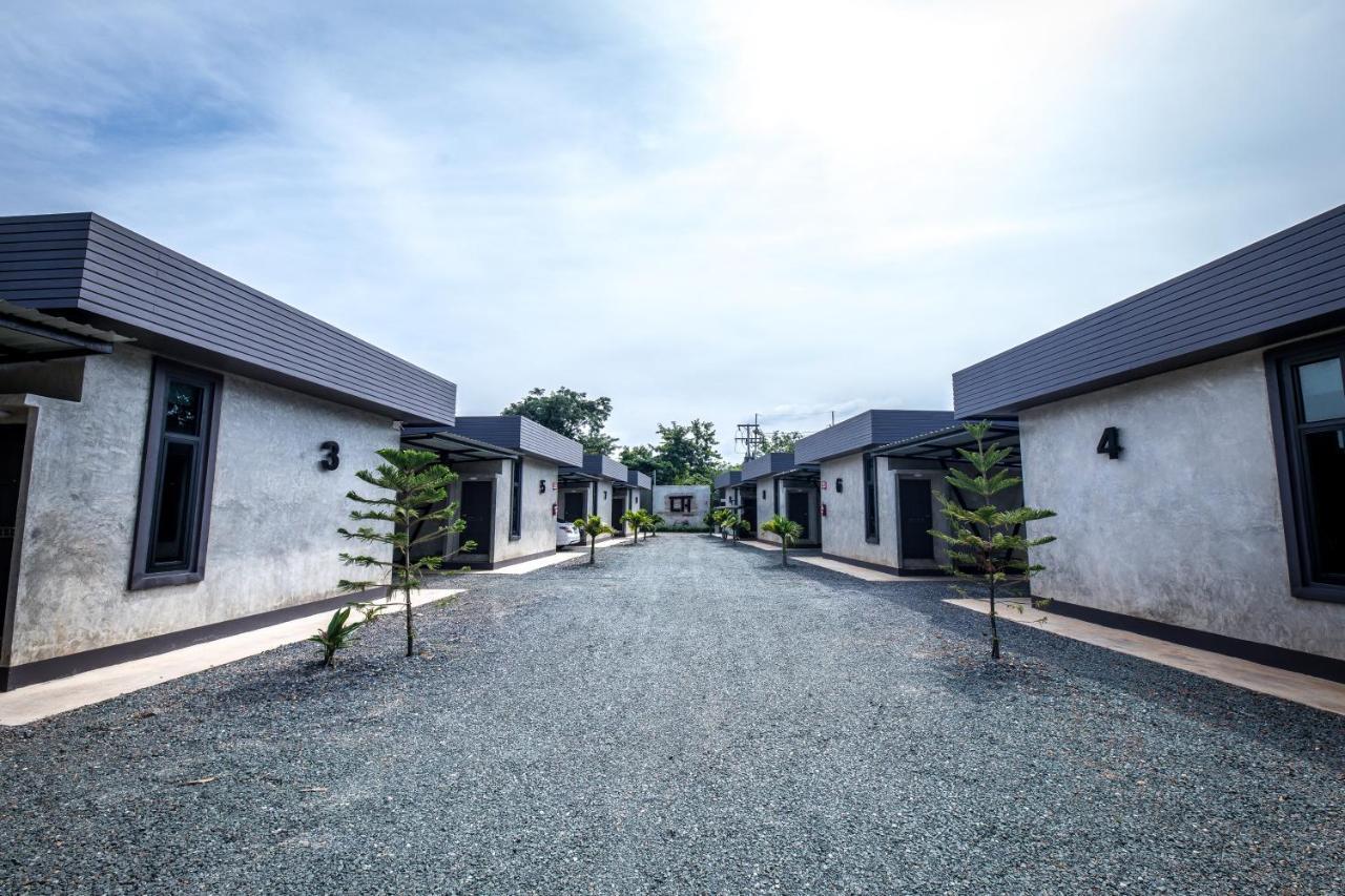 The Loft House Sakaeo Hotel Watthana Nakhon Exterior foto