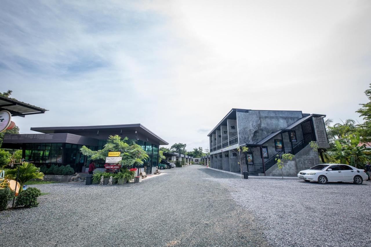 The Loft House Sakaeo Hotel Watthana Nakhon Exterior foto