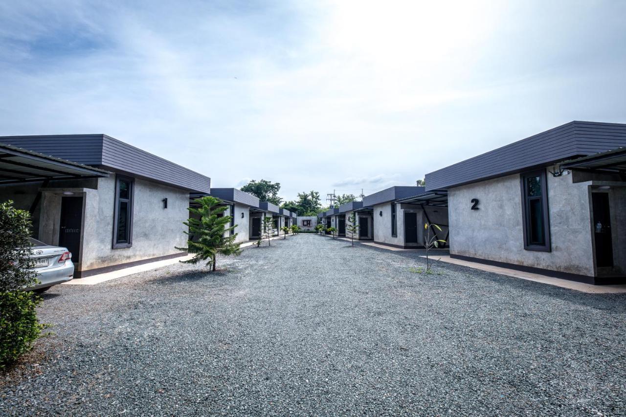 The Loft House Sakaeo Hotel Watthana Nakhon Exterior foto