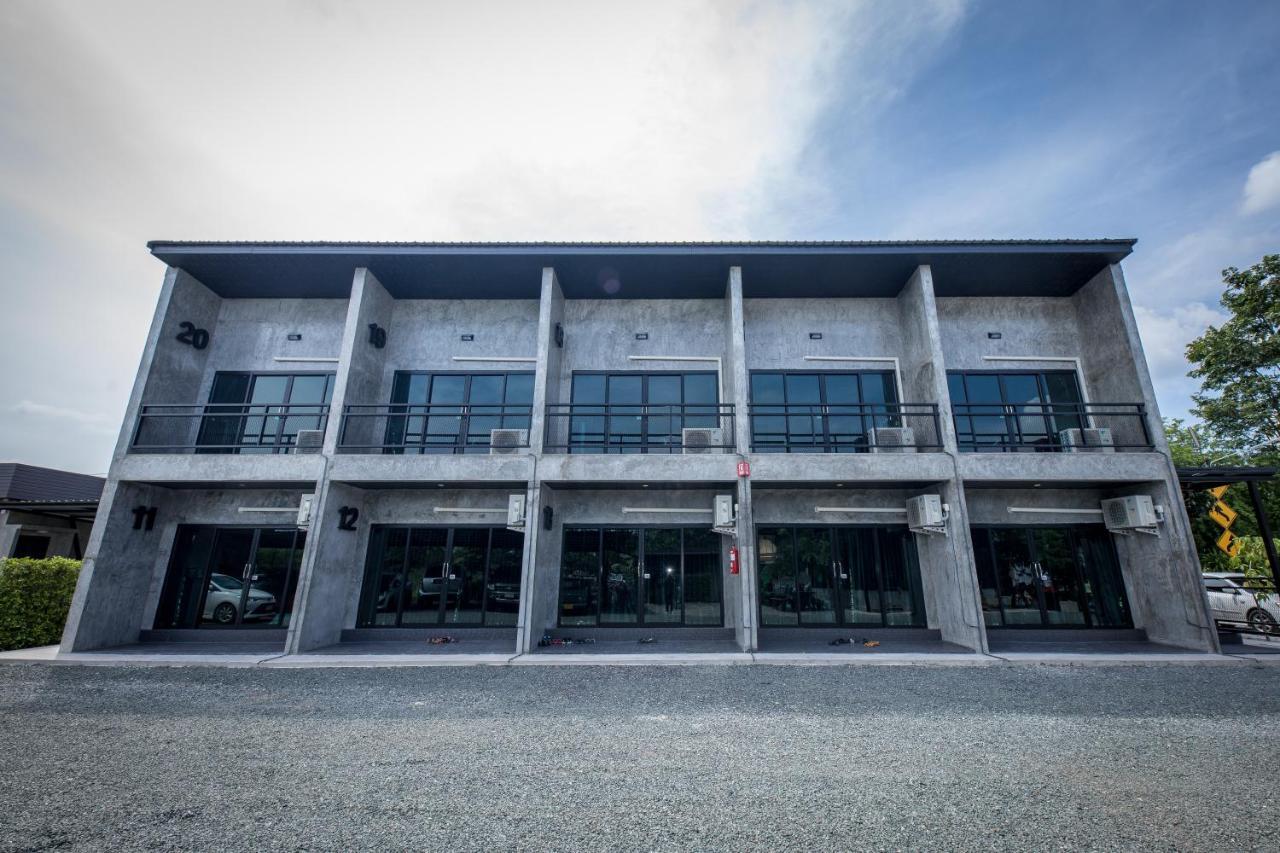 The Loft House Sakaeo Hotel Watthana Nakhon Exterior foto